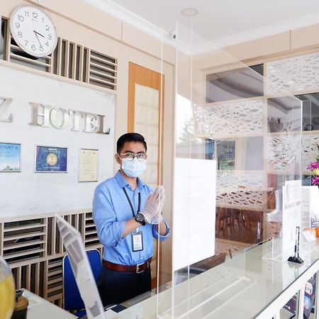 Blitz Hotel Batam Centre Екстер'єр фото