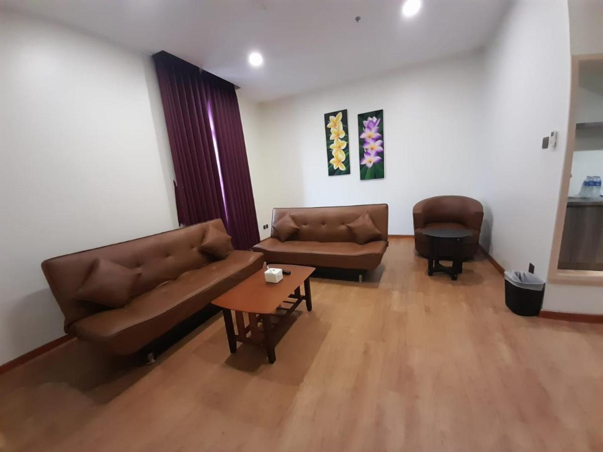 Blitz Hotel Batam Centre Екстер'єр фото